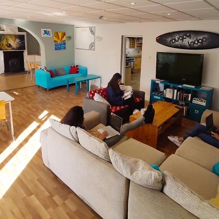 בונדוראן Rougey Lodge Hostel מראה חיצוני תמונה