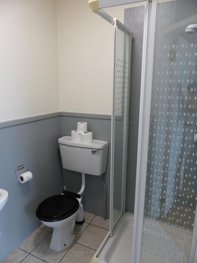 בונדוראן Rougey Lodge Hostel מראה חיצוני תמונה