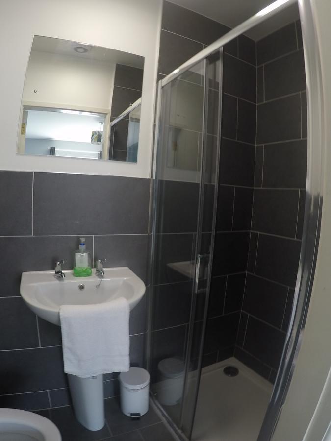 בונדוראן Rougey Lodge Hostel מראה חיצוני תמונה