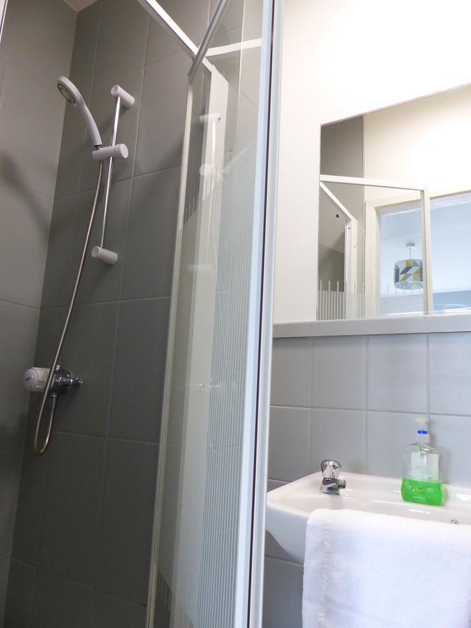 בונדוראן Rougey Lodge Hostel מראה חיצוני תמונה