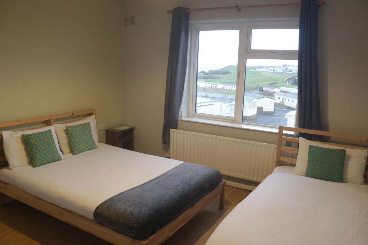 בונדוראן Rougey Lodge Hostel מראה חיצוני תמונה
