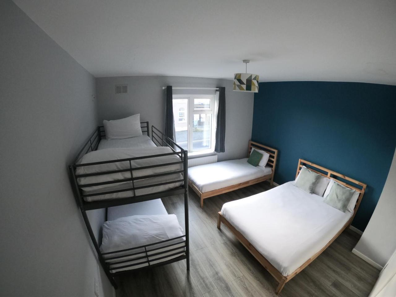 בונדוראן Rougey Lodge Hostel מראה חיצוני תמונה